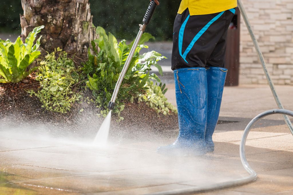 What is the Difference Between a Pressure Washer and a Pressure Cleaner